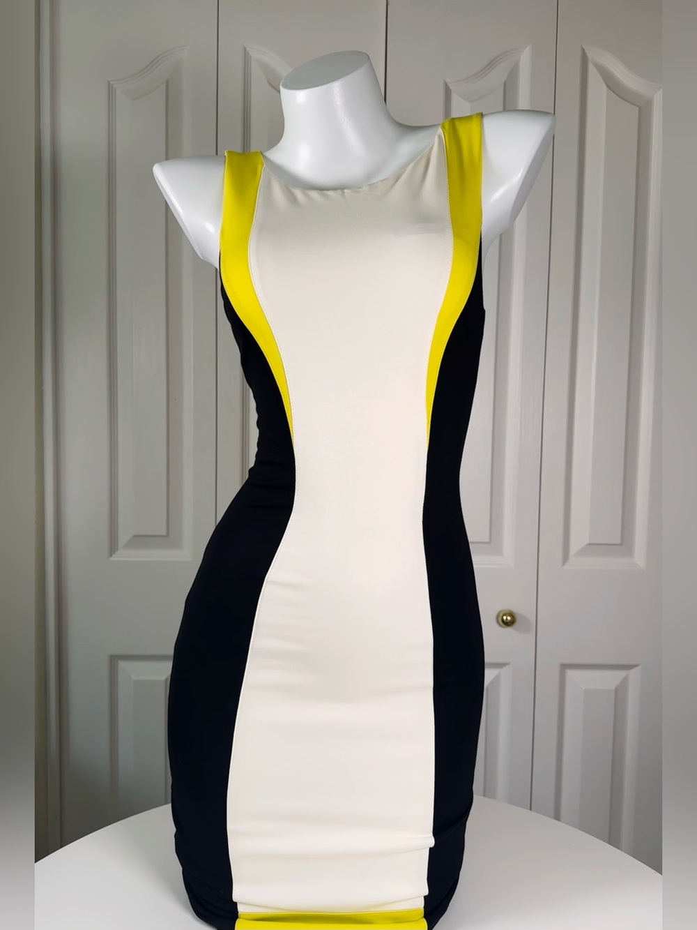 Bebe Colorblock Bodycon Dress XS Black White Neon Yellow Y2K Club Cocktail